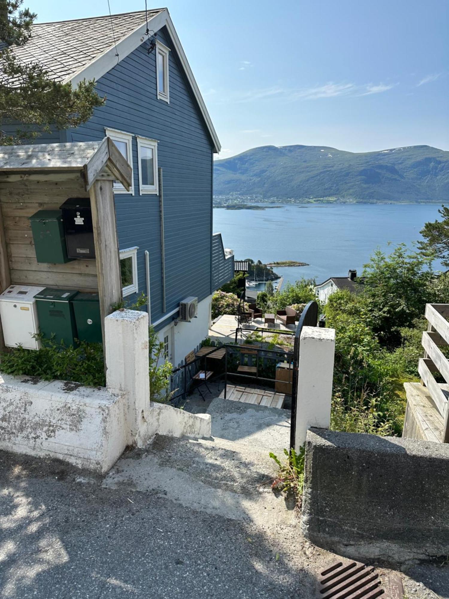 Great Place With View To The Mountains And Fjord Ålesund Exterior foto